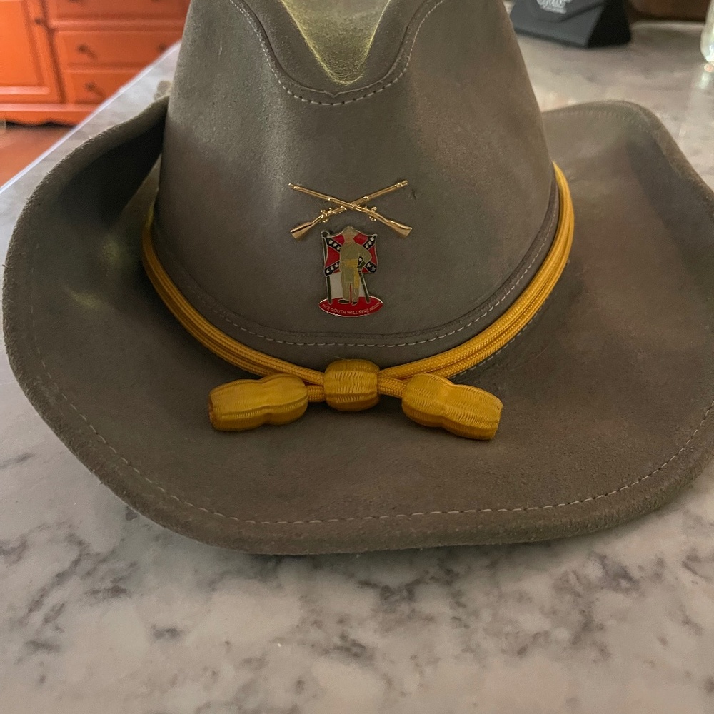 Henschel  Hat.  Size XL.
